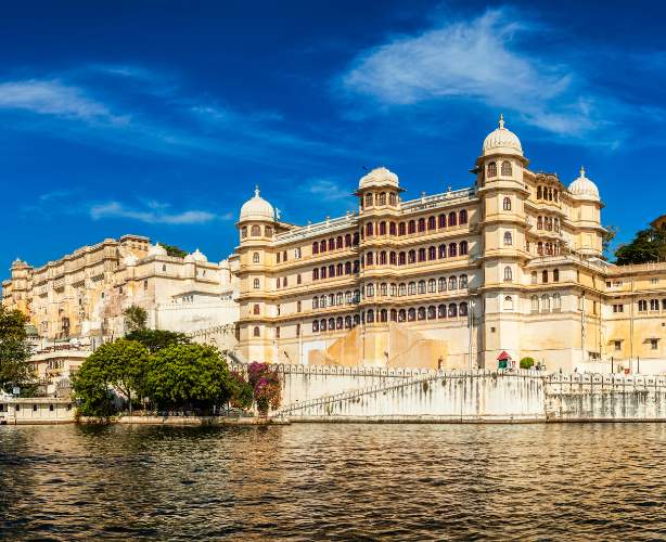 Delhi, Agra, Jaipur, Udaipur, Jodhpur, Bikaner, Sri Ganganagar, Amritsar, Chandigarh Tour by Car – 15 Days 14 Nights