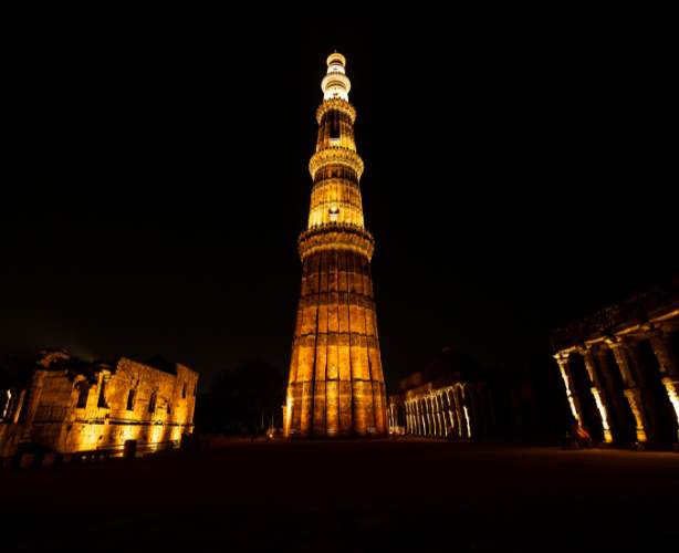 Old & New Delhi Overnight Tour by Car