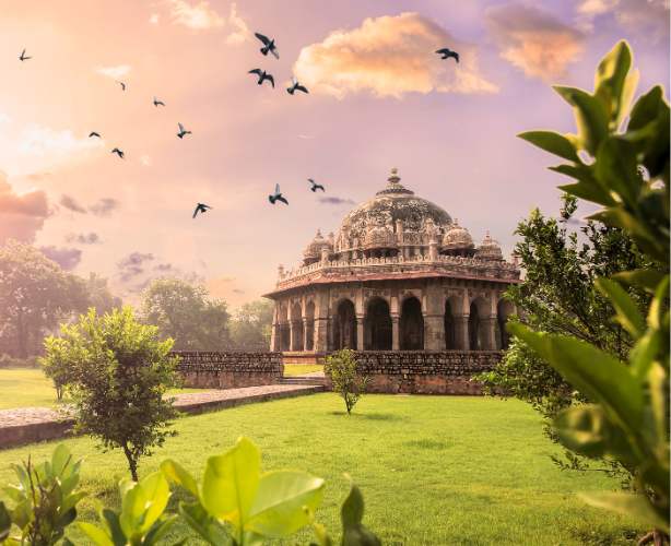 Old & New Delhi Private Sightseeing Tour by TUK-TUK