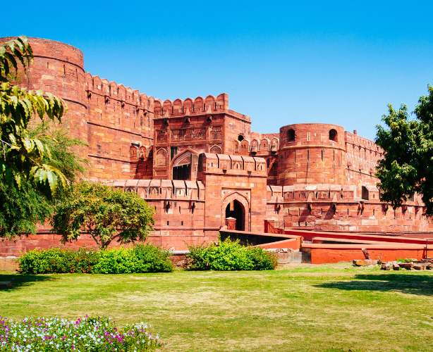 Taj Mahal and Agra Tour by Superfast Train