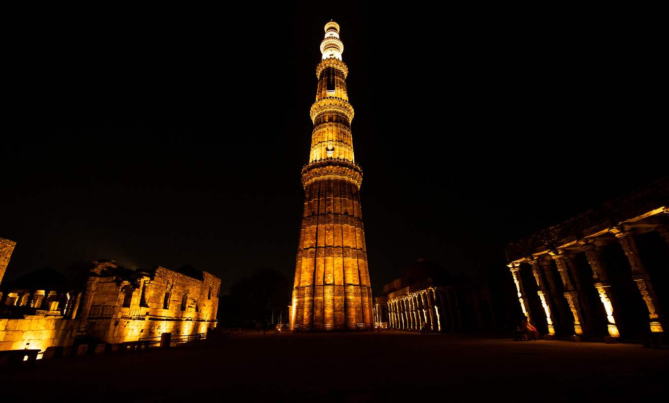 Old & New Delhi Overnight Tour by Car