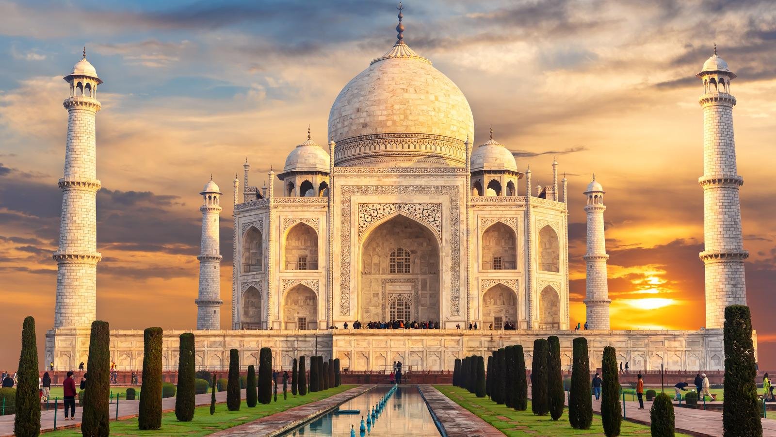Why Sunrise Is the Best Time to Visit the Taj Mahal from Delhi